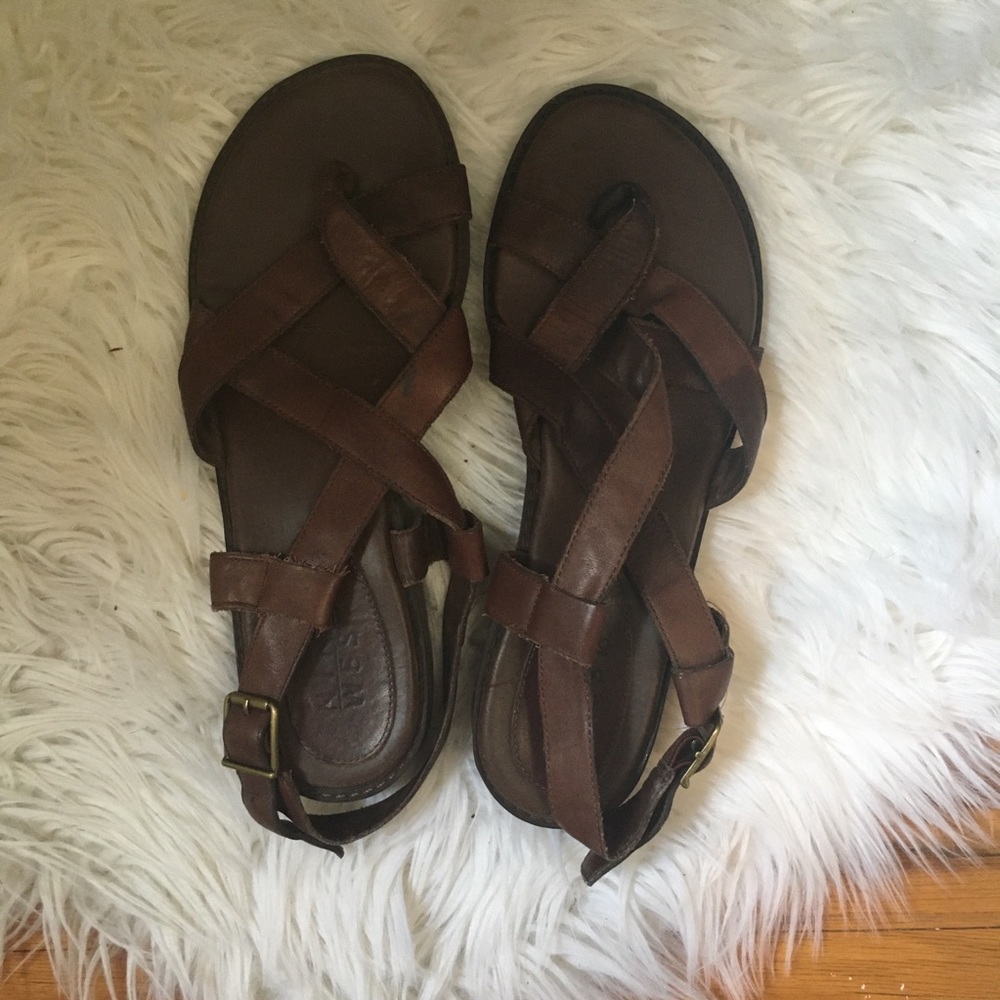 Vintage brown leather Nine West sandals